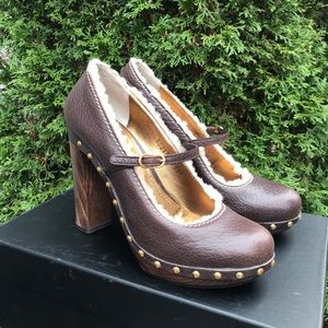 DOLCE & GABBANA Mary Janes heels.